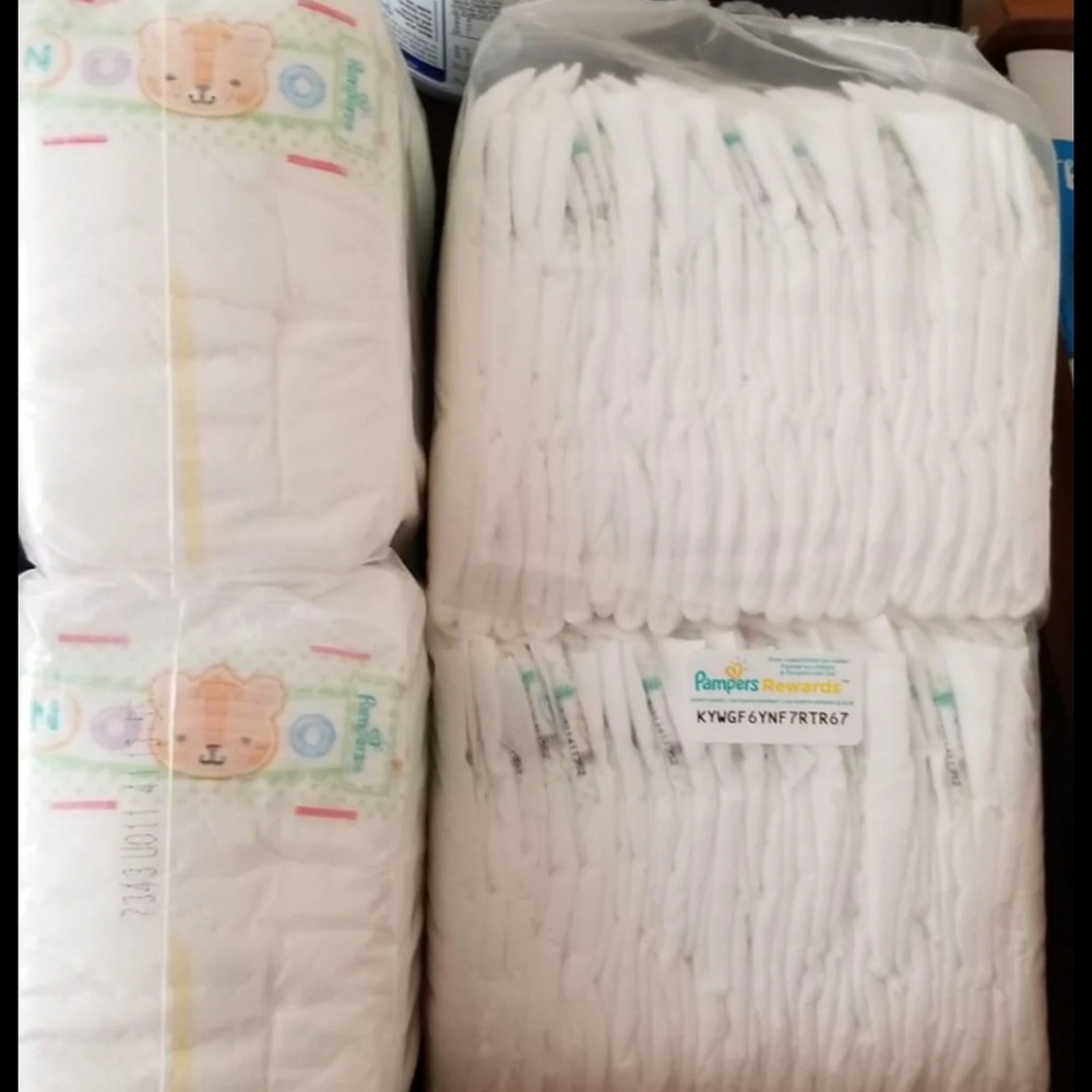 79 Newborn Pamper Diapers